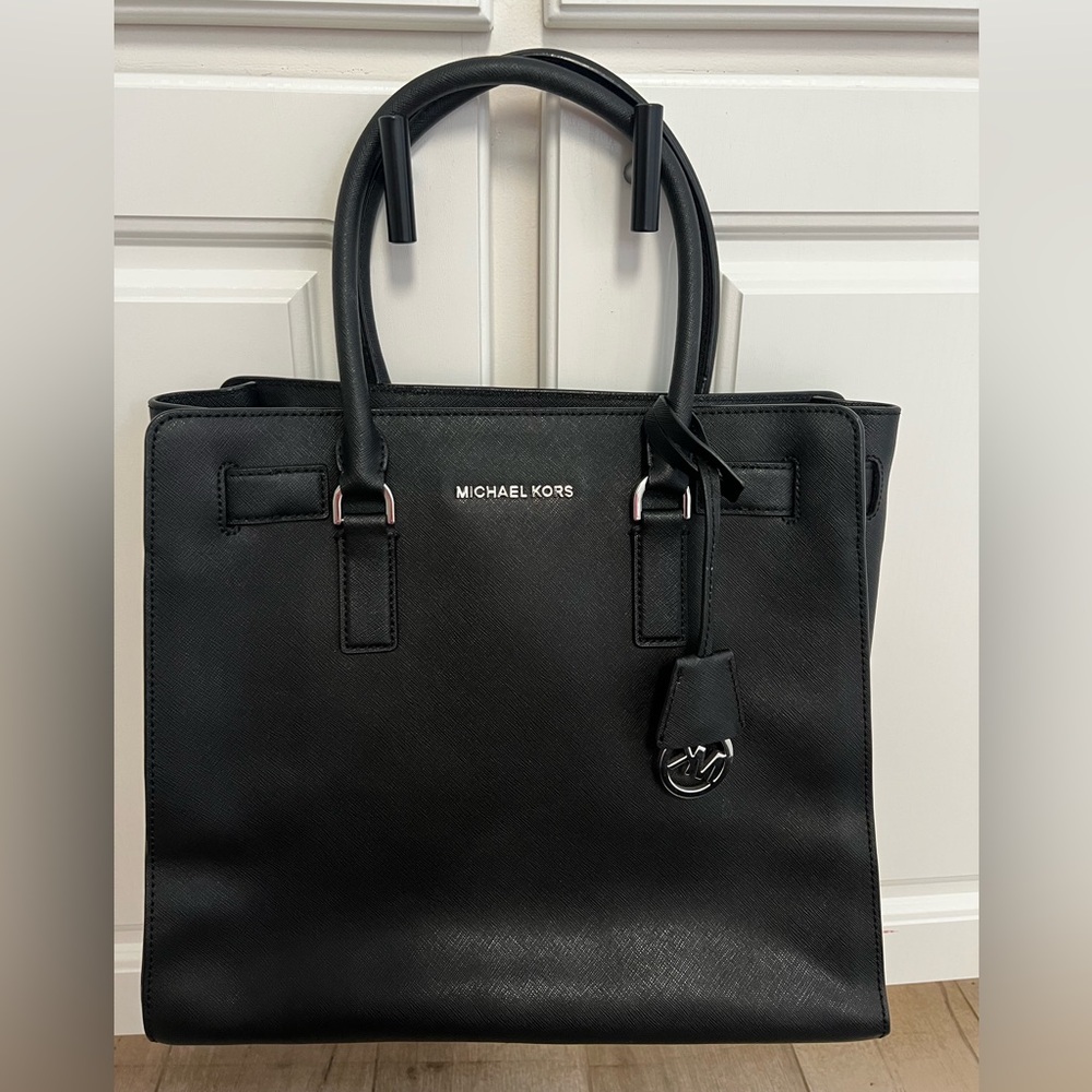 Michaels Kors black bag & matching wallet
